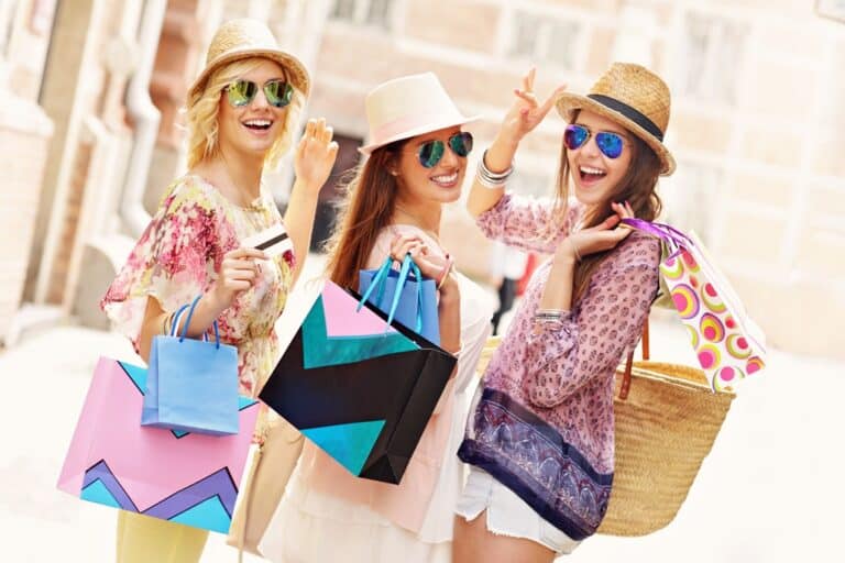 Shopping Mall.