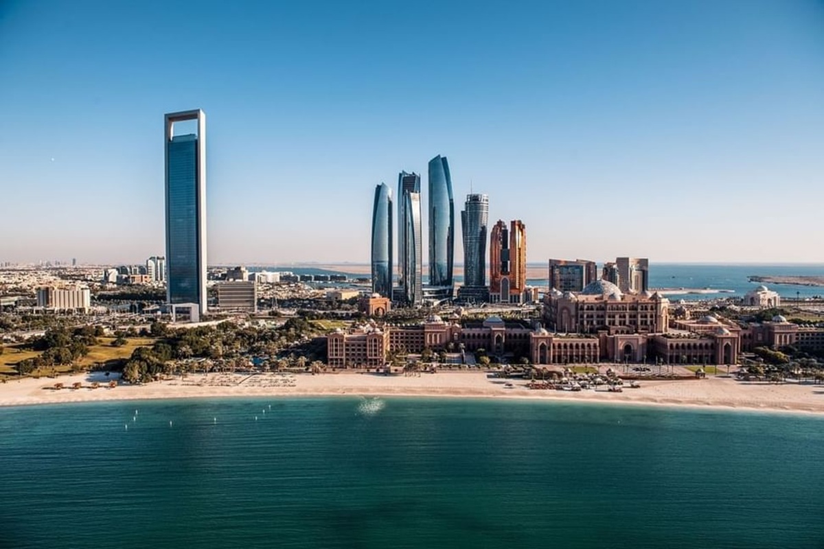 Abu-Dhabi-real-estate-2025.