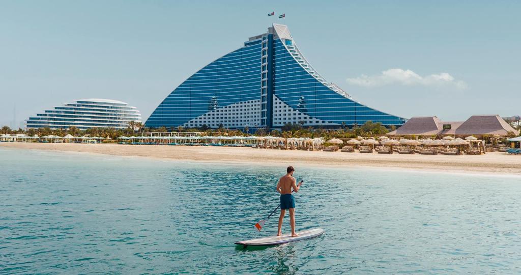 jumeirah and dubai's beachfront